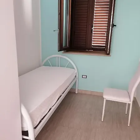 Apartment Casa Vacanze A 250Mt Dal Mare. Piano Terra Con Giardino E Parcheggio Auto Privato